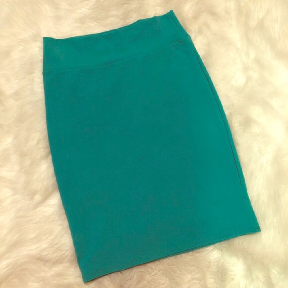 Solid Green Lula Roe Cassie Pencil skirt
